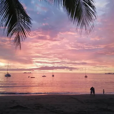 Jazmin Del Sol Steps Away From Playa Potrero !! Appartement